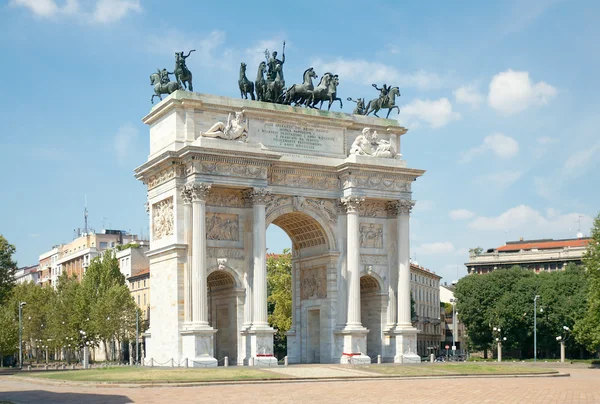 Arco da Paz (século XIX) em Sempione Park, Milão, Itália — Fotografia de Stock