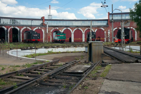 Railway turntable and the roundhouse — Stock Photo, Image