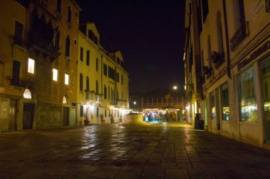 Venedik, İtalya, 28 Ocak 2020 gece Campo Santa Sofia 'nın anımsatıcı görüntüsü