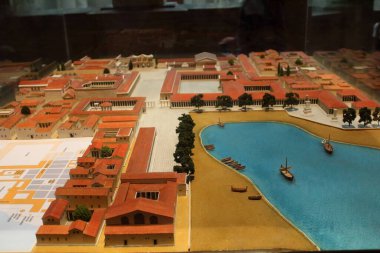 2018.06.11 Berlin Pergamon Müzesi, Antik Yunan ve Babil dünyasından Yunan kenti Pergamum 'dan (Türkiye) müzede sergilendi.