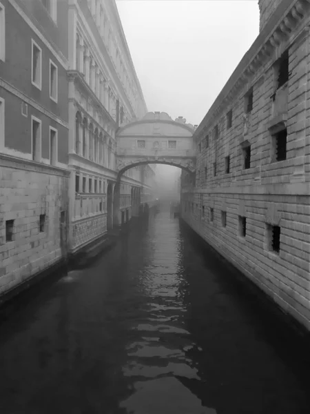 Veneza Itália Janeiro 2020 Evocativa Imagem Preto Branco Ponte Dos — Fotografia de Stock