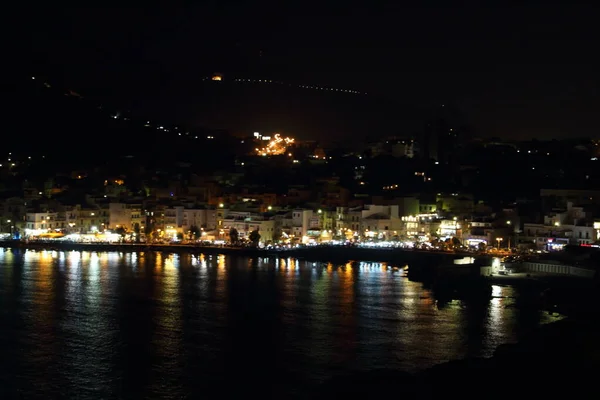 Evocadora Imagen Nocturna Una Ciudad Costera Sicilia —  Fotos de Stock