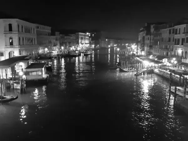Venedig Italien Januar 2020 Stimmungsvolles Schwarz Weiß Nachtbild Des Canal — Stockfoto