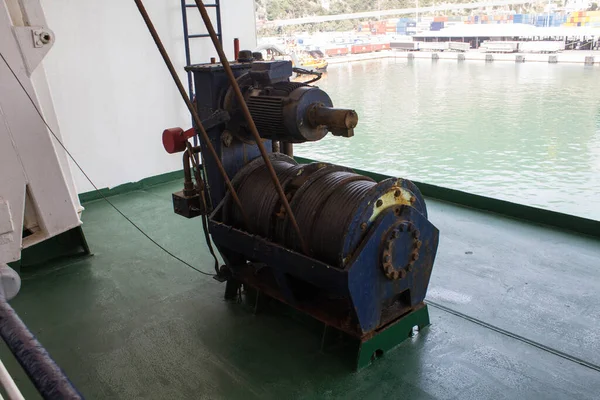 Beschwörendes Bild Des Rettungsbootumschlagmotors Einer Linienfähre — Stockfoto