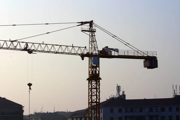 Beschwörendes Bild Der Silhouette Eines Krans Auf Einer Baustelle Der — Stockfoto