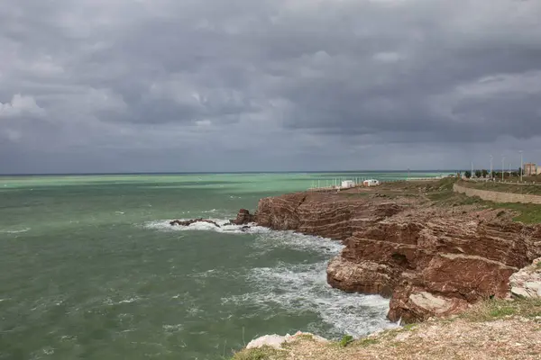 Evocadora Imagen Costa Del Mar Con Promontorio Fondo Sicilia Italia —  Fotos de Stock