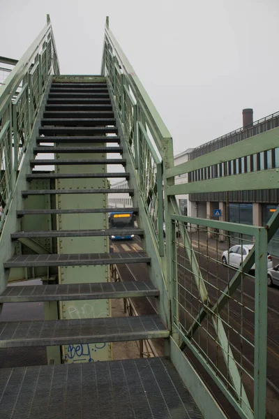 Milan Don Lorenzo Milani Nadjezd Evokativní Obraz Železného Mostu Podél — Stock fotografie