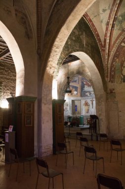 2022.01.24 Milan, San Cristoforo Kilisesi, kilisenin iç görüntülerini anımsatıyor.