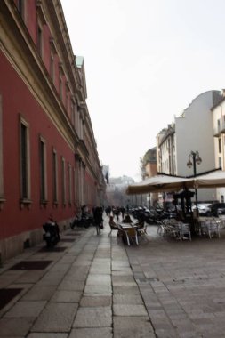 Milano Devlet Üniversitesi cephesinin canlandırıcı görüntüsü, şehrin Mostfamous üniversitelerinden biri. 