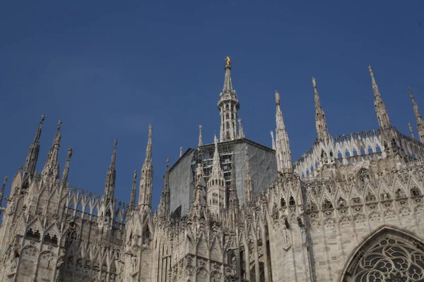 Evocadora Imagen Catedral Milán Italia Una Las Plazas Más Importantes —  Fotos de Stock