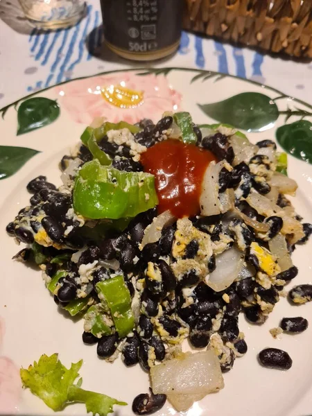 Evocadora Imagen Cocinar Una Sartén Plato Vegetariano Base Frijoles Negros —  Fotos de Stock