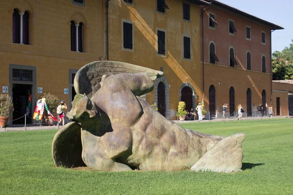 2022 Italy Pisa Piazza Dei Miracolievocative Image Copper Statue Placed — Foto Stock