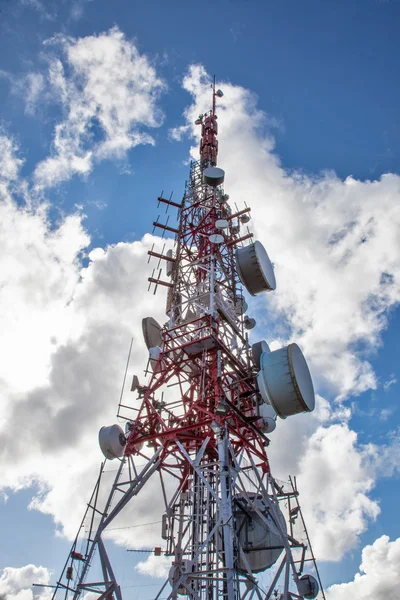 Telecommunications antenna — Stock Photo, Image