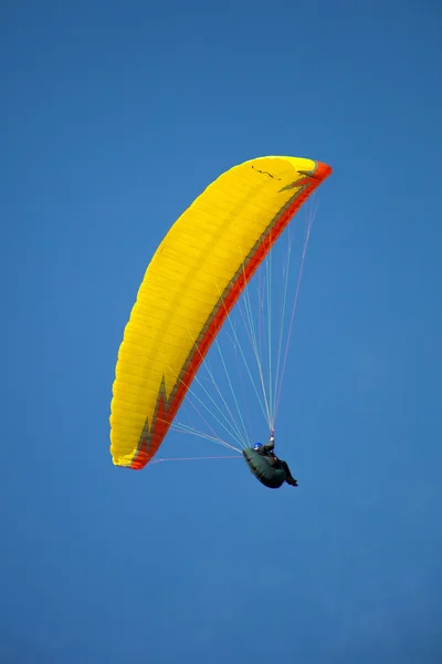 滑翔伞运动风险 — 图库照片