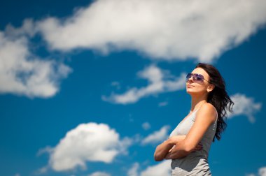 gökyüzü güzel kız