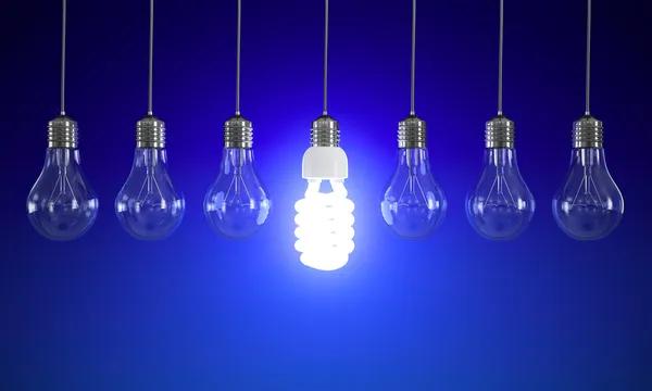 Energibesparande glödlampa — Stockfoto