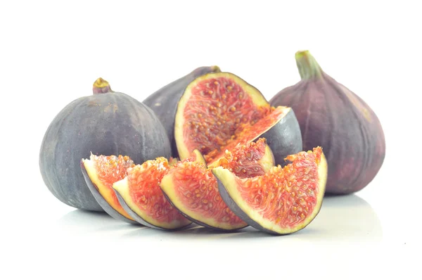 Segmenten van fig op een witte achtergrond — Stockfoto