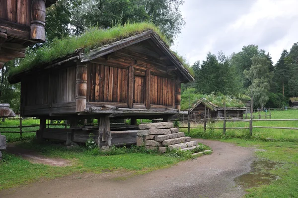 Oude Noorse boerderij (fra telemark), oslo, Noorwegen — Stockfoto