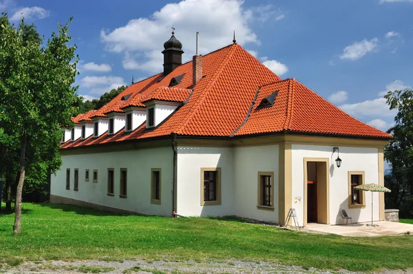 Großes Wohnhaus — Stockfoto