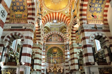 Notre dame de la garde, Marsilya içinde