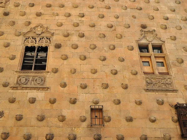Casa de las Conchas in Salamanca — Stockfoto