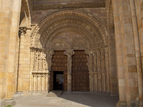 Базилика Сан-Висенте в Авиле (Испания) ) — стоковое фото