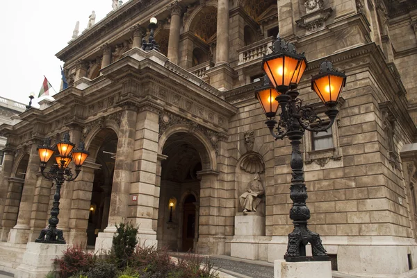 Венгерская государственная опера в Будапеште — стоковое фото