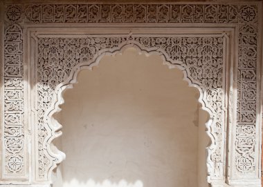 Kapı (Marakeş Arap stilinde dekore edilmiş.)