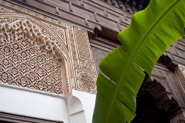 Moorish style stucco in Marrakesh — Stock Photo, Image