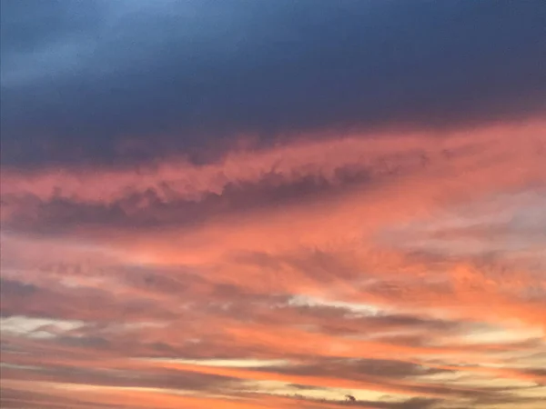 Amazing Blue Pink Orange Sunset Sky Beautiful Fluffy Clouds Full — Photo