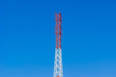 Yeni boş kule modern hücresel ekipman yüklemek için tasarlandı, muhtemelen 5g ya da 6g, seçici odak
