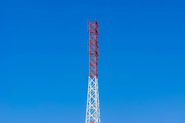 Nova Torre Vazia Projetada Para Instalar Equipamentos Celulares Modernos Possivelmente — Fotografia de Stock