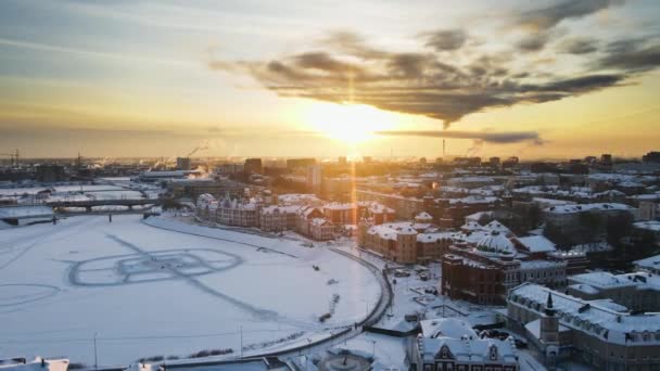 City panorama. Frosty winter evening. Cinematic sunset with bright gradient sky — Stock Video