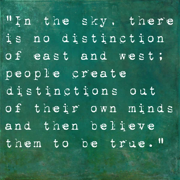 Вдохновленная цитата Сенеки на земном фоне — стоковое фото