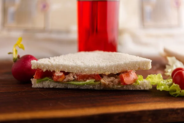 Peynirli Domatesli Sandviç Salata Marul — Stok fotoğraf