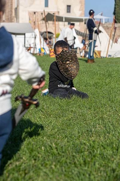 Villafranca Evento Histórico Niños Jugando Con Espada Escudo Juguete —  Fotos de Stock