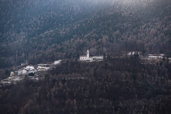 Bela Vista Das Montanhas Com Edifícios — Fotografia de Stock