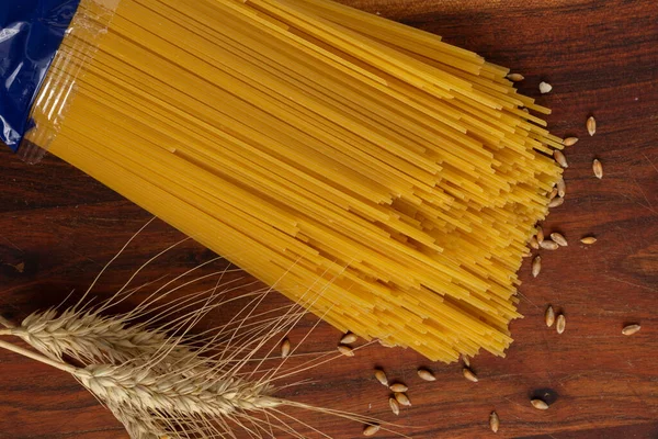 Dry Spaghetti Row —  Fotos de Stock