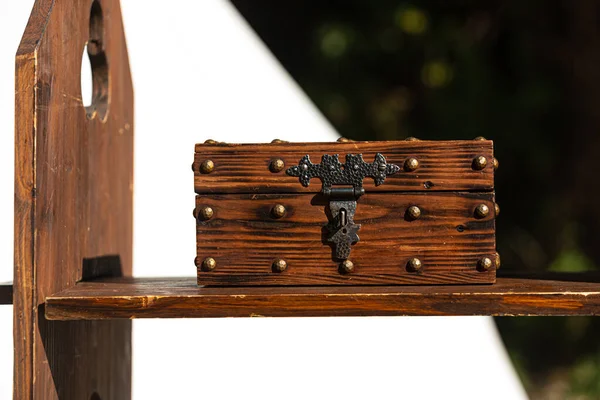 Vintage Wooden Treasure Chest Padlock — Fotografia de Stock