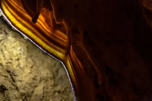 Геологическое Образование Минеральным Отложениям Естественных Пещерах Италии — стоковое фото
