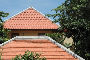 kahverengi sivri tavan