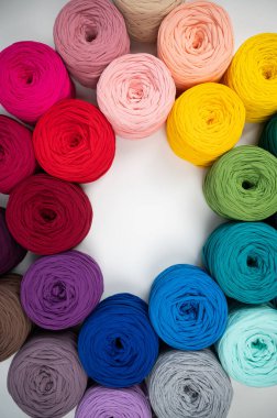 Pamuk yumağı seçimi mi? Renklerin Gradyanı.