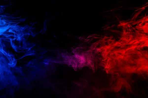 Mist in rood blauw neon licht op zwarte achtergrond. — Stockfoto