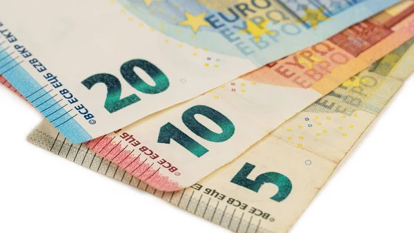 Zbliżenie pięciu, dziesięciu i dwudziestu banknotów euro. — Zdjęcie stockowe