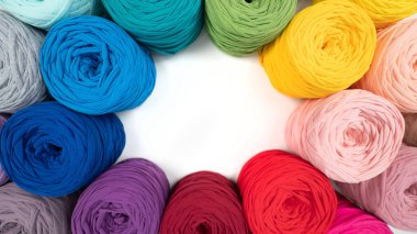 Pamuk yumağı seçimi mi? Renklerin Gradyanı.