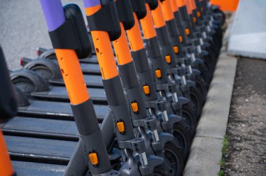 05.02.2022 Sochi, Rusya: Açık hava için elektrikli scooter satışı.