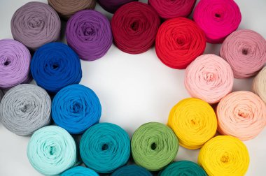 Pamuk yumağı seçimi mi? Renklerin Gradyanı.