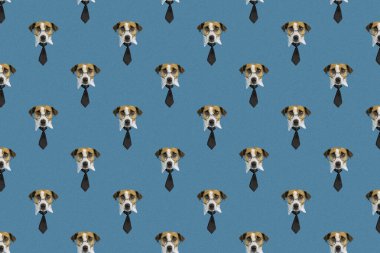 Mavi arka planda gözlüklü ve kravatlı Jack Russell Terrier köpeği ağzı. İzole et. Kusursuz desen.