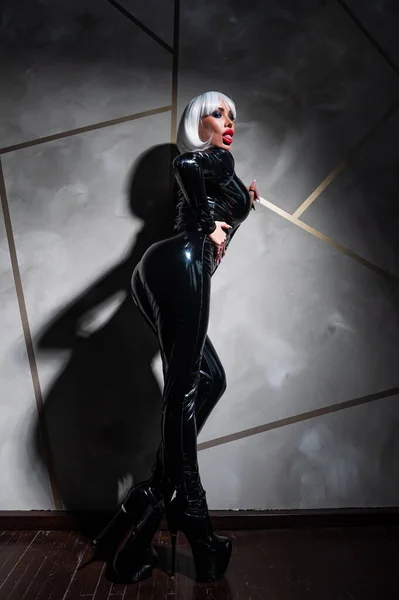 Femme Sexy Avec Une Perruque Blonde Catsuit Latex Jeux Rôle — Photo