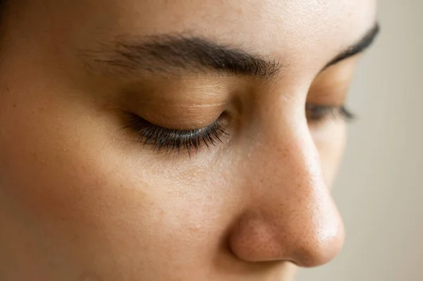 Retrato Close Uma Jovem Mulher Caucasiana Antes Procedimento Laminação Das — Fotografia de Stock